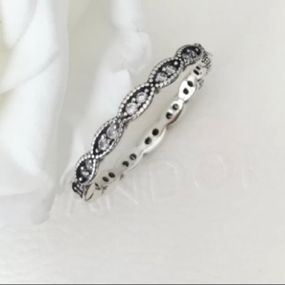 PANDORA Sparking Leaves Ring Size 7